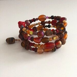 NWOT Brown and red earth colors memory wire bracelet - glass and gemstone wrap